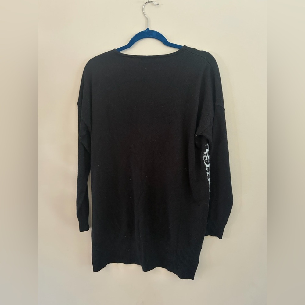 Forever 21 Black & White Leopard Jaguar Cheetah Long Sleeve Sweater Top Shirt - Picture 3 of 11